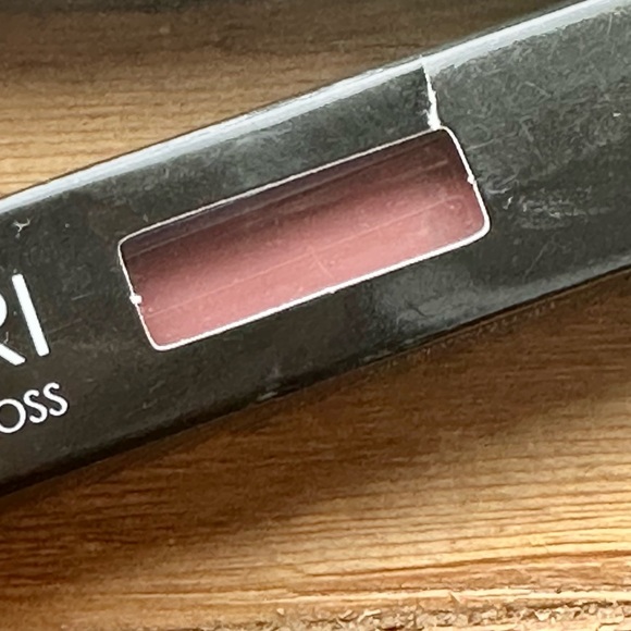 Hikari Matte Finish Lip Gloss in Au Natural NEW - Picture 4 of 5